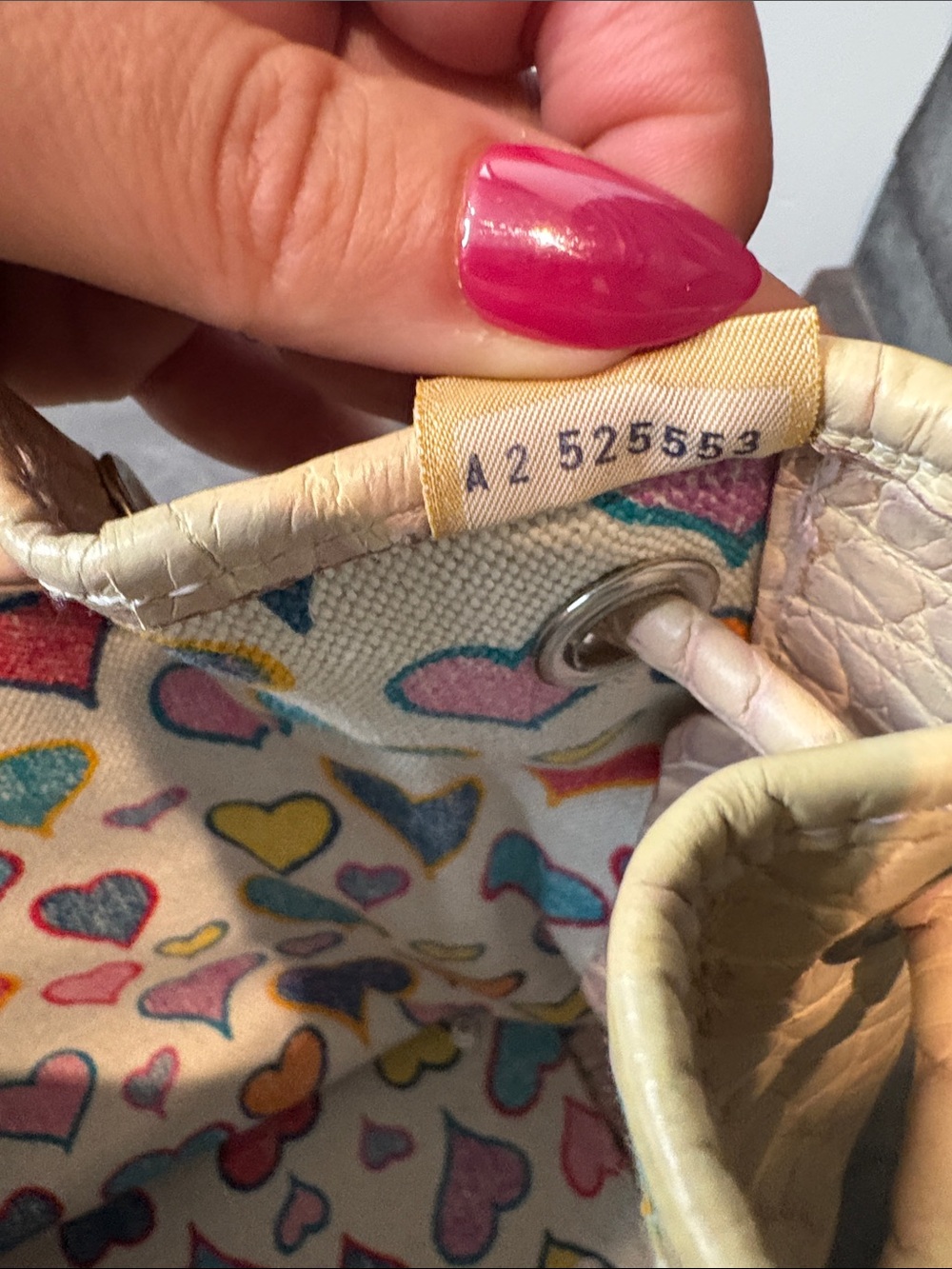 Dooney & Bourke Cream and Lilac Ombré Croc-Embossed Bucket Bag USA Vintage - Picture 7 of 13